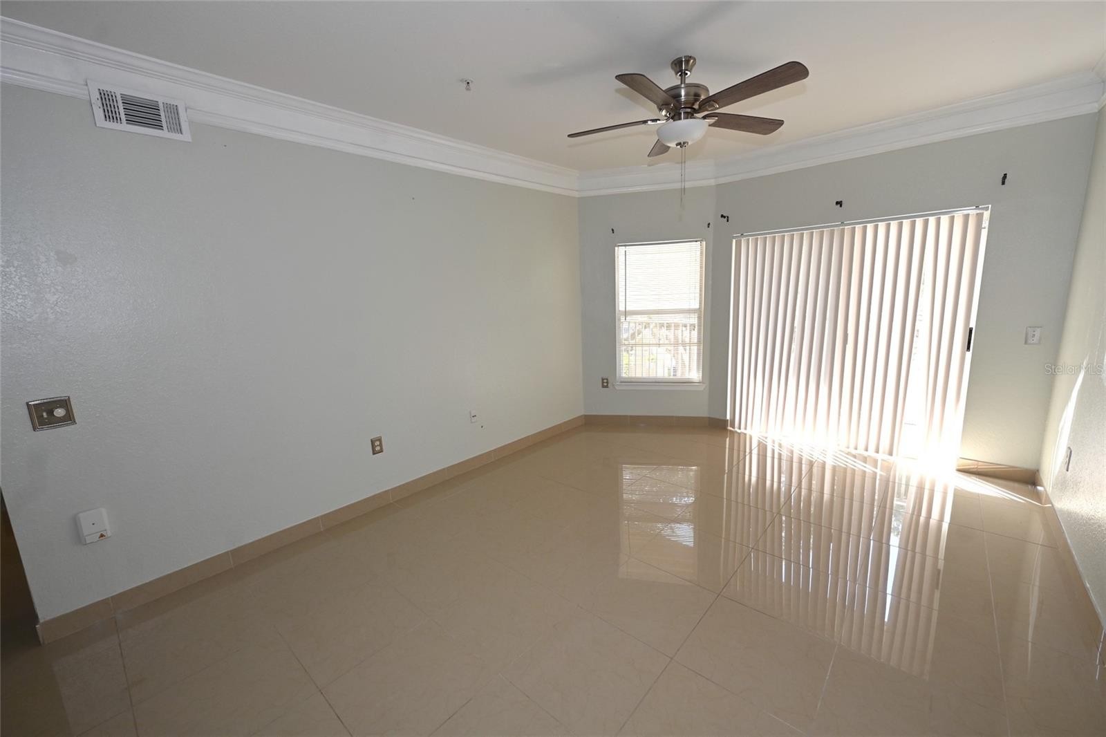 5110 NORTHRIDGE RD #202