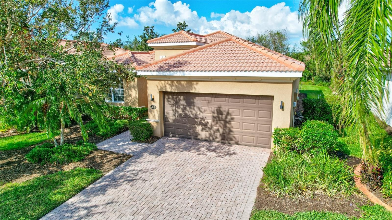 9019 HERITAGE SOUND DR