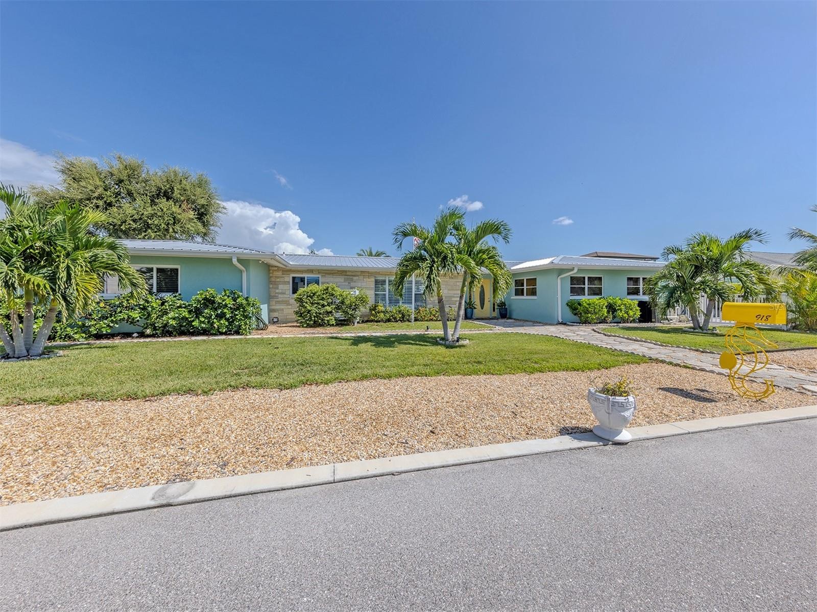 918 GIBBS RD