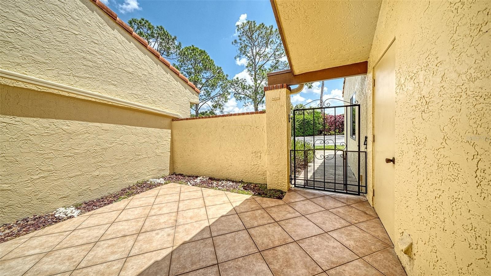 5294 HUNTINGWOOD CT #59