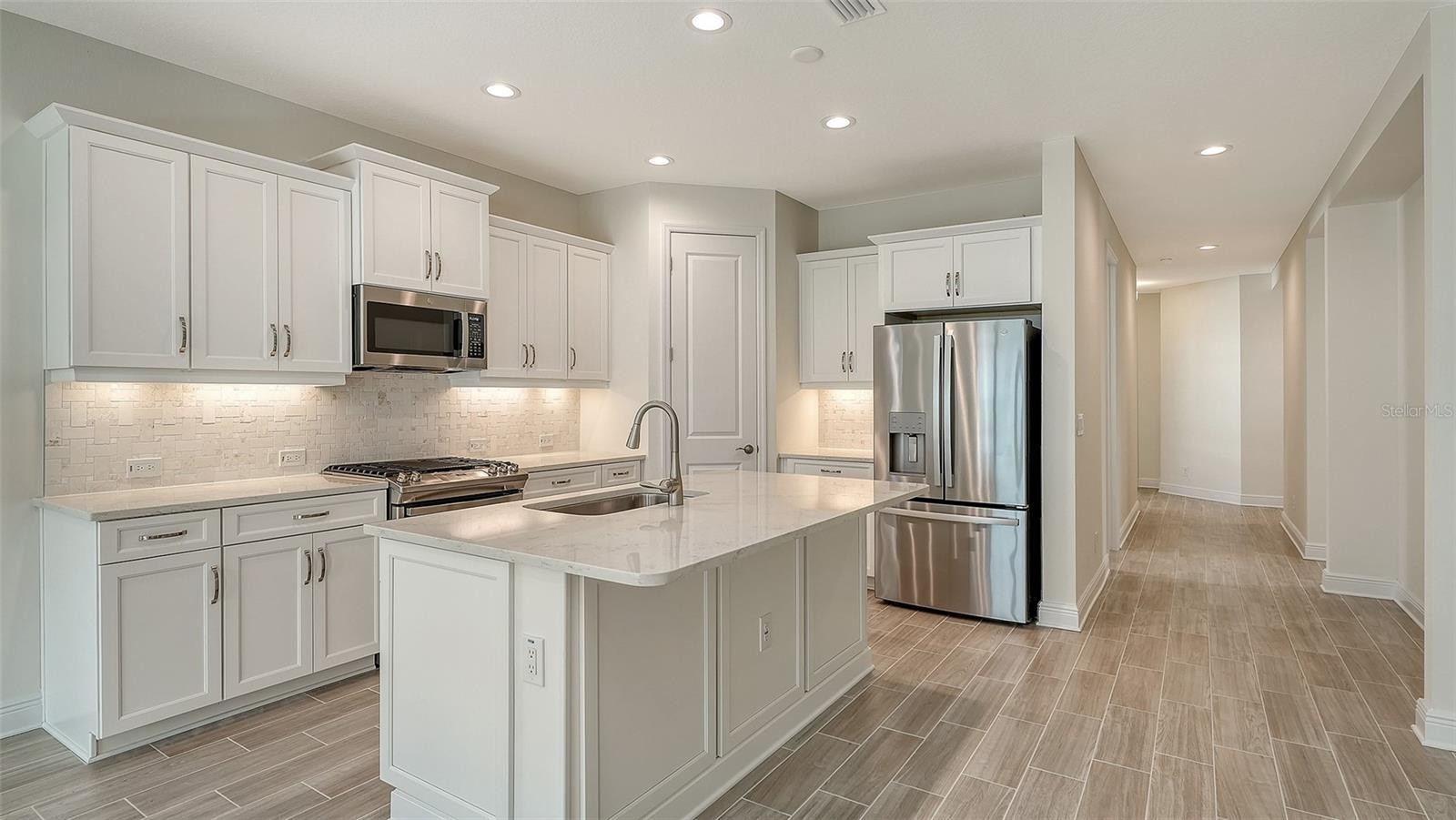 14560 SKIPPING STONE LOOP