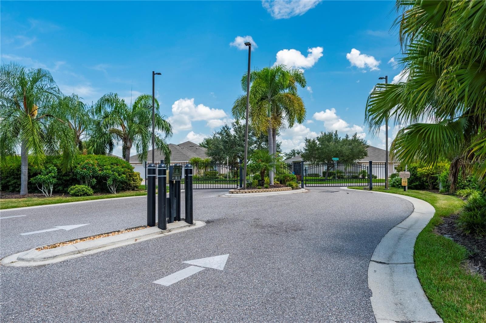 3541 LAKEWOOD BLVD