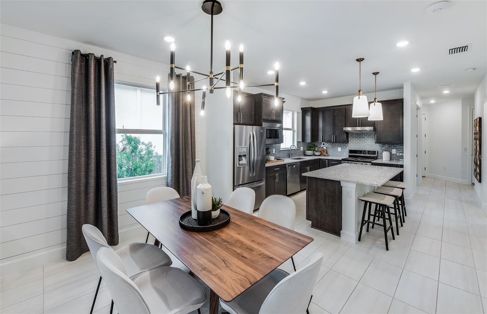 10513 SEA BREEZE RIDGE DR