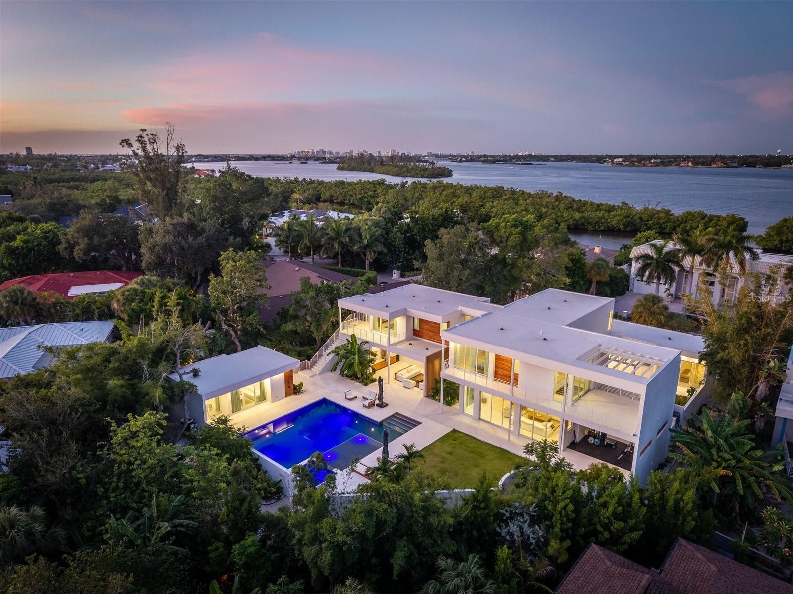 1355 ROBERTS BAY LN