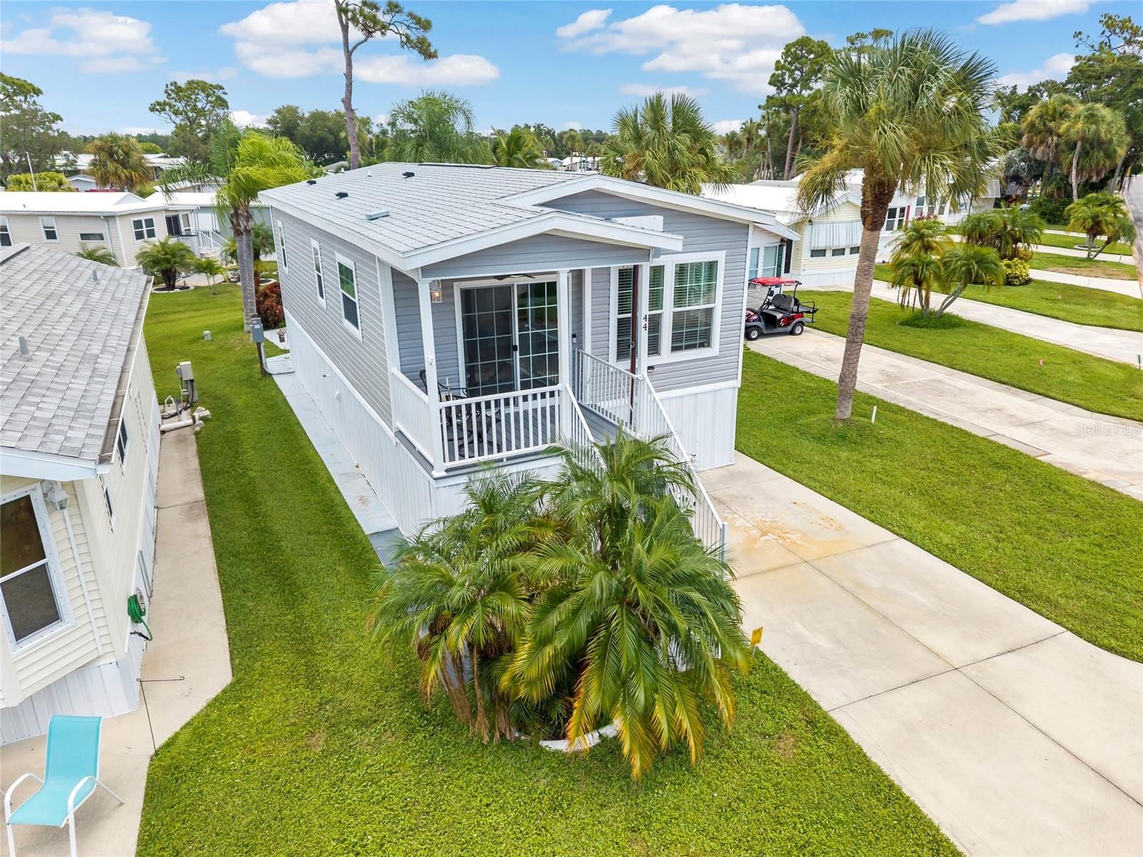 44 CROWN POINT DR