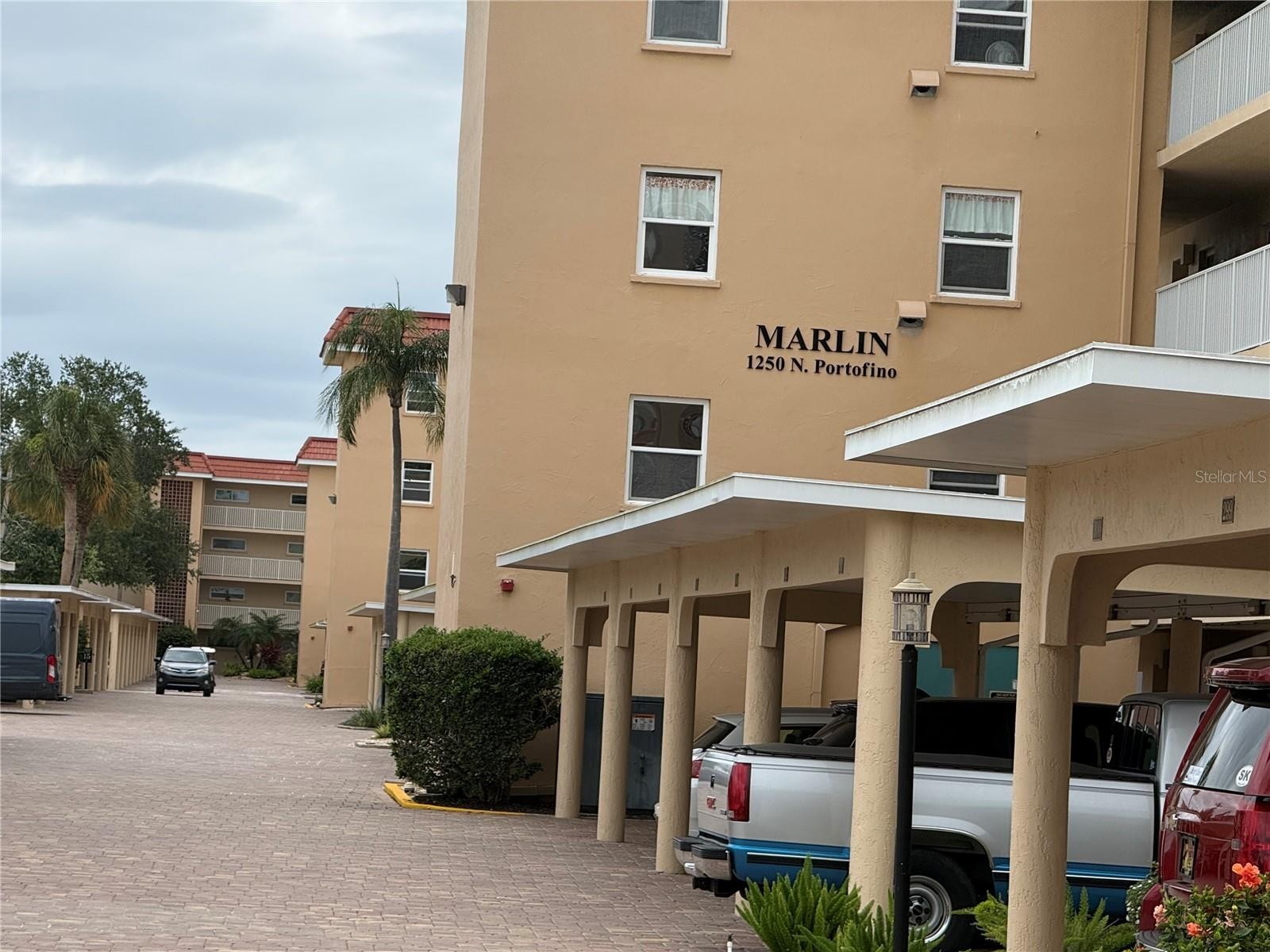 1250 N PORTOFINO DR #202