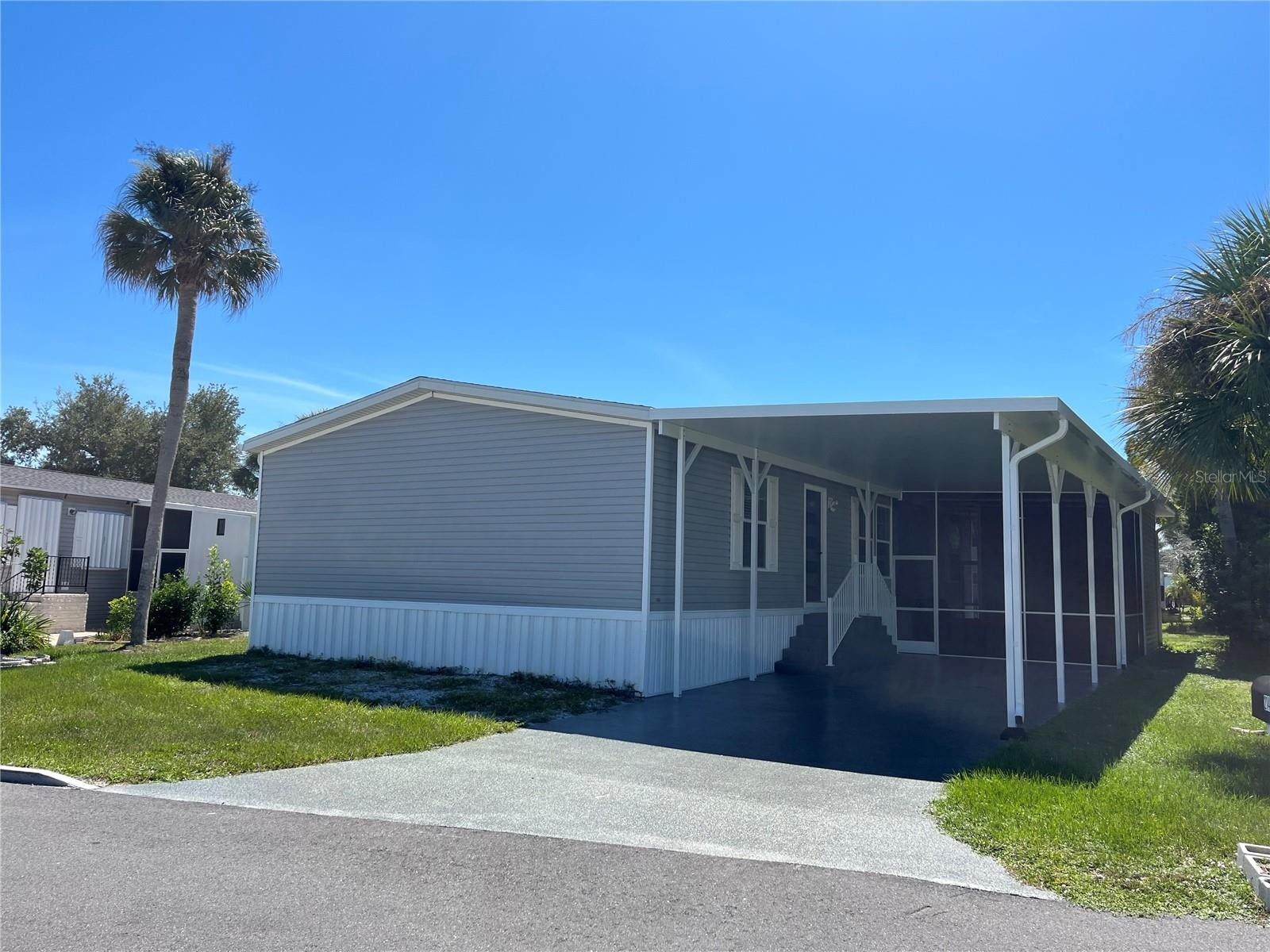 214 COMO DR