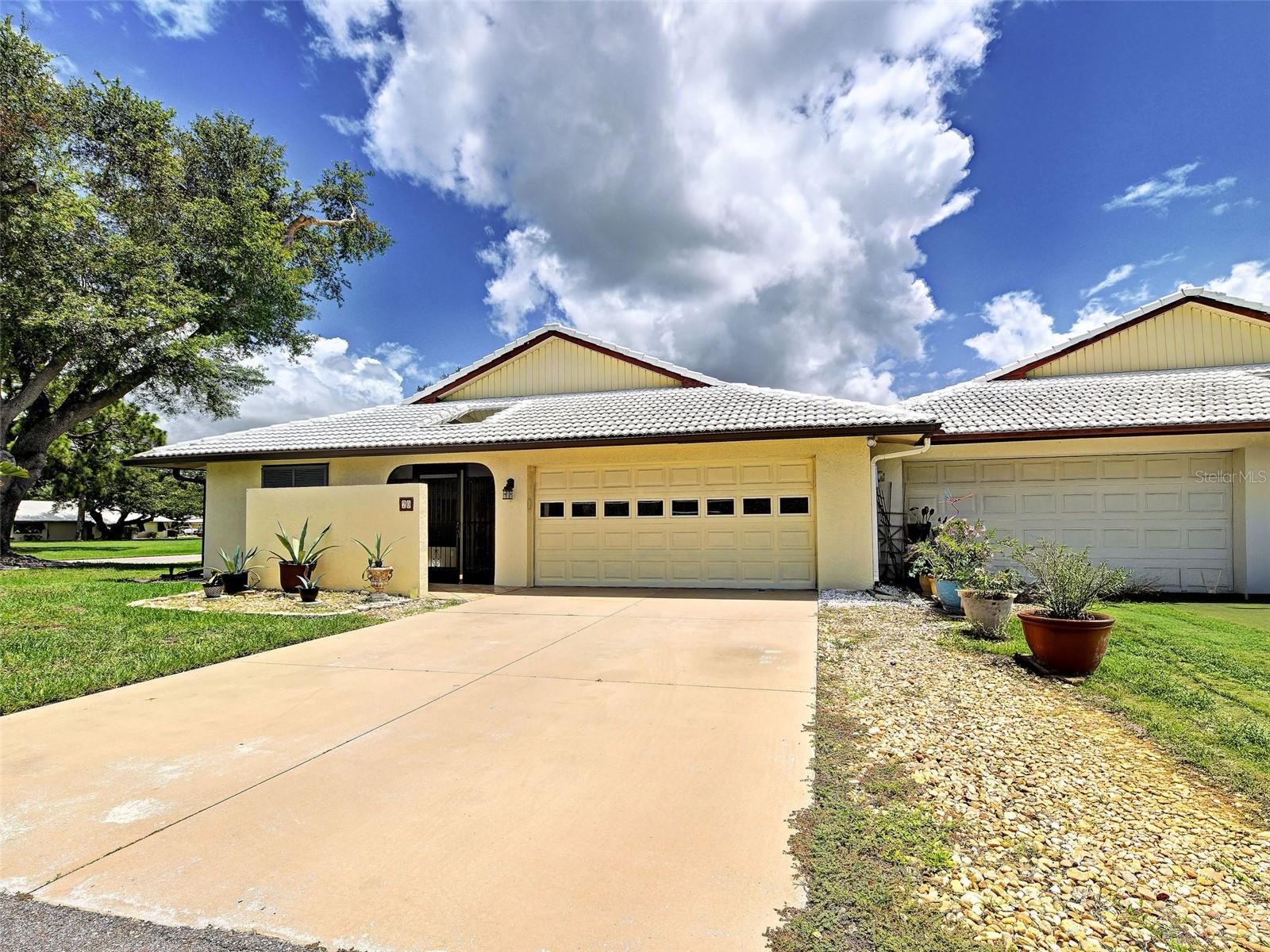20 IDLE SANDS DR
