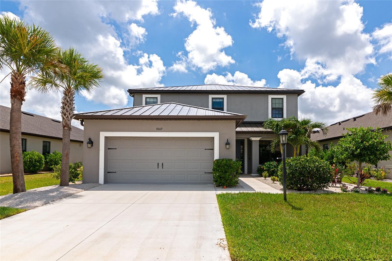 9069 LUNA LN