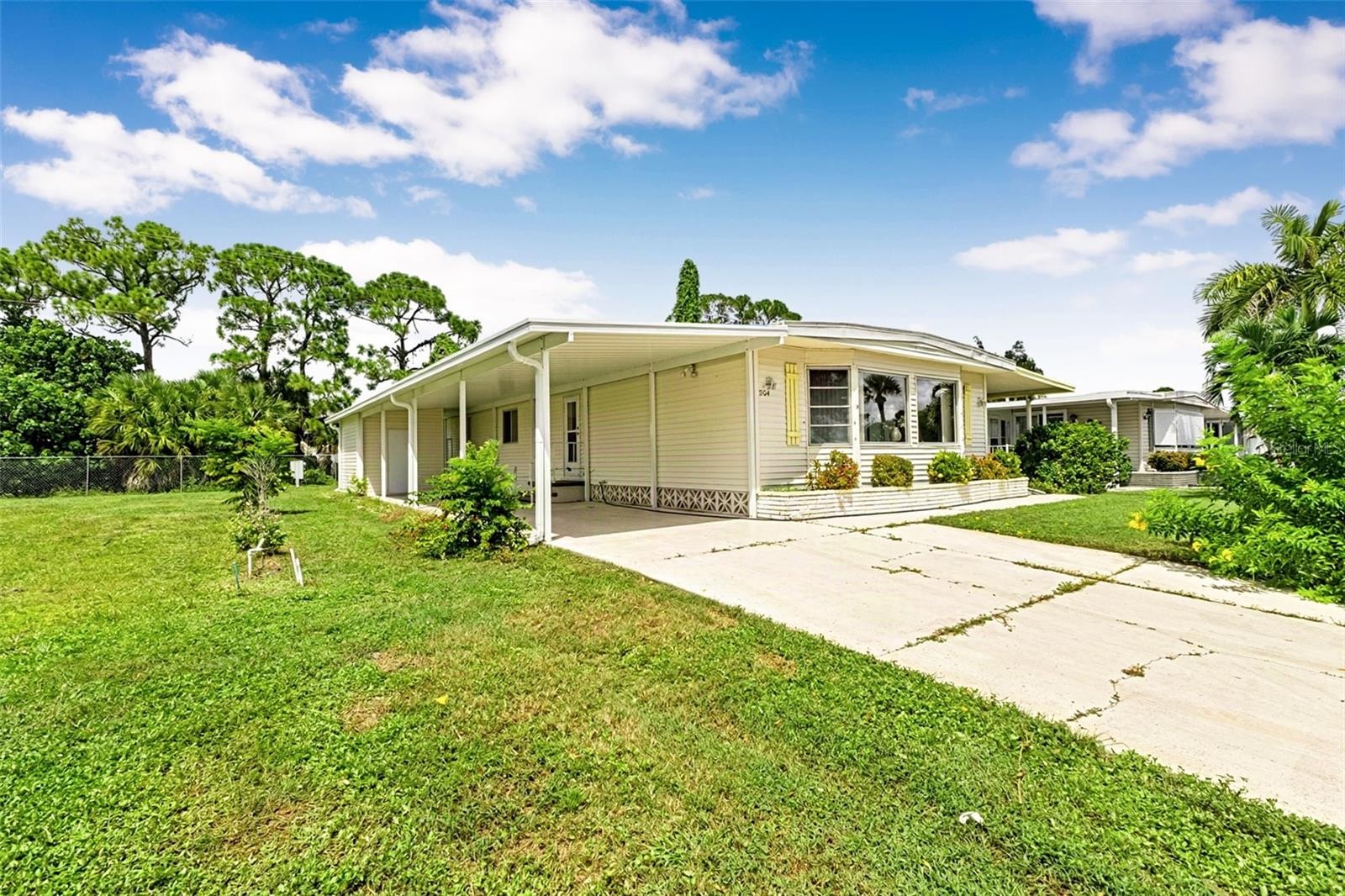 204 LA COSTA