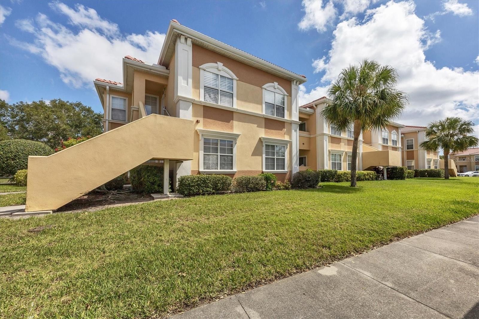 1135 VILLAGIO CIR #205