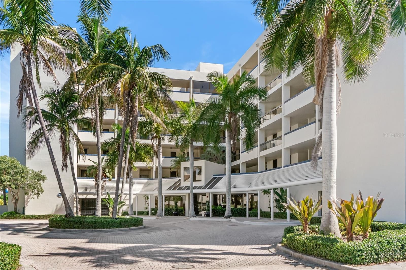 1932 HARBOURSIDE DR #214