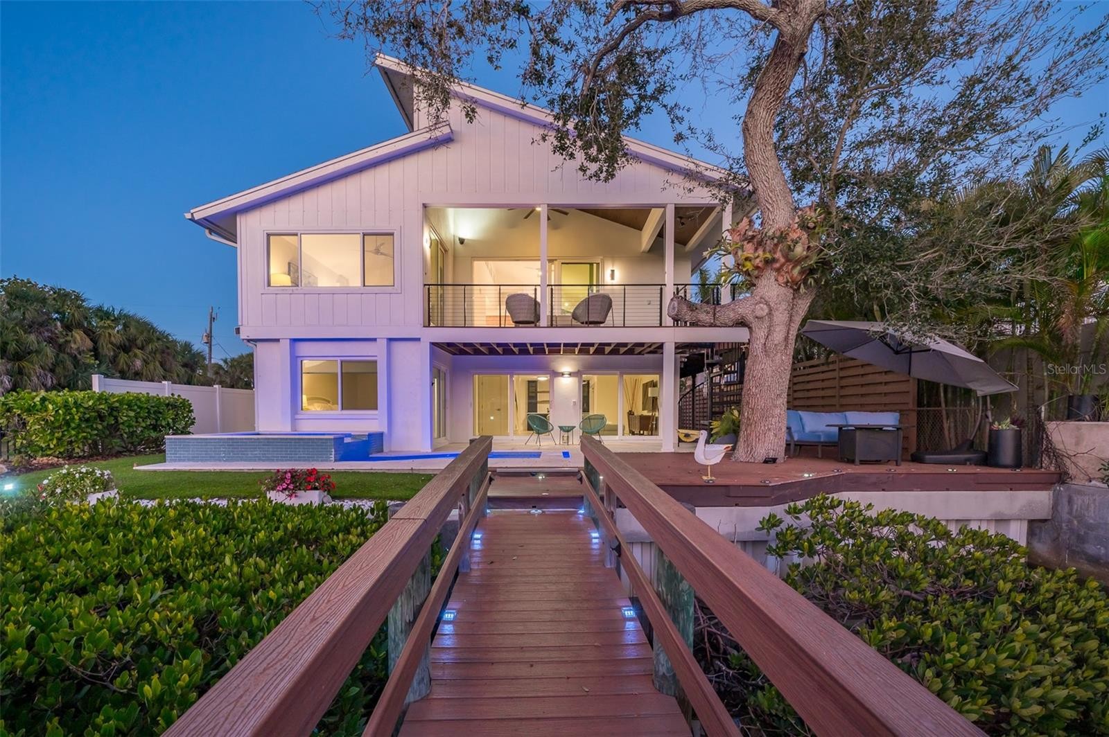 4938 COMMONWEALTH DR