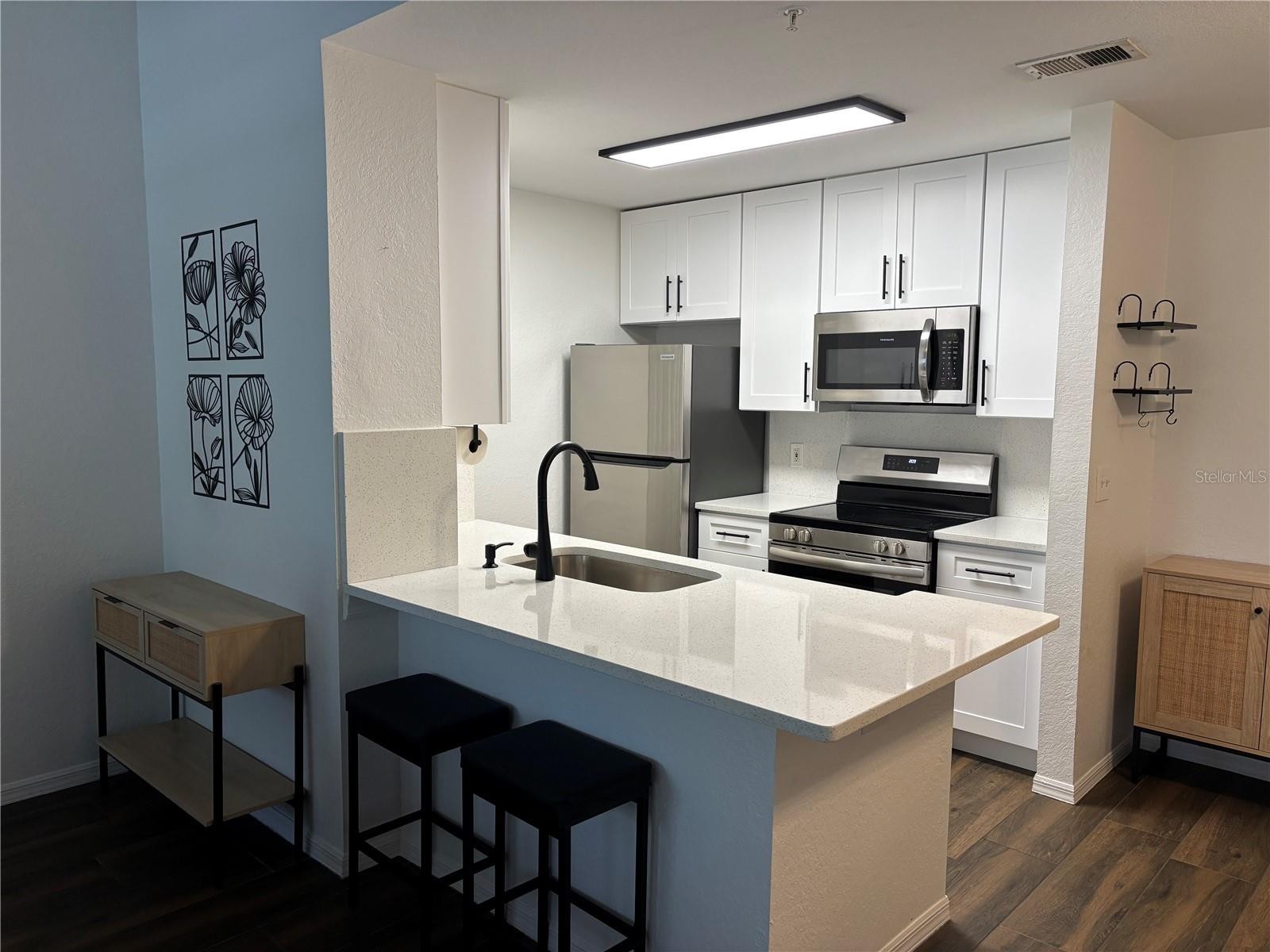 8809 MANOR LOOP #202