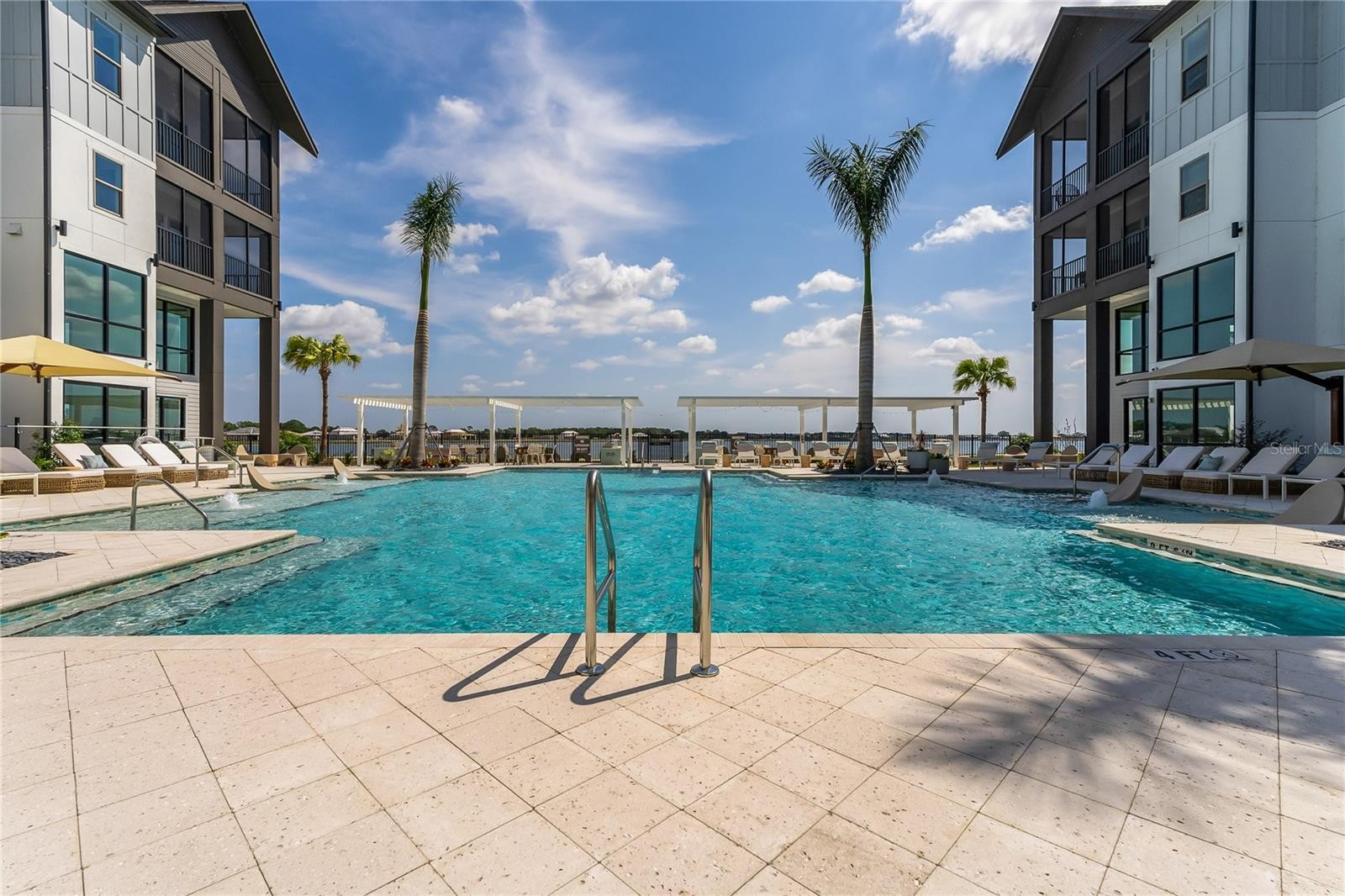 1420 LAKEFRONT DR #2103