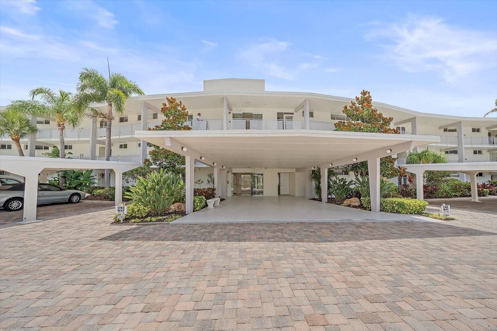 100 SANDS POINT RD #303