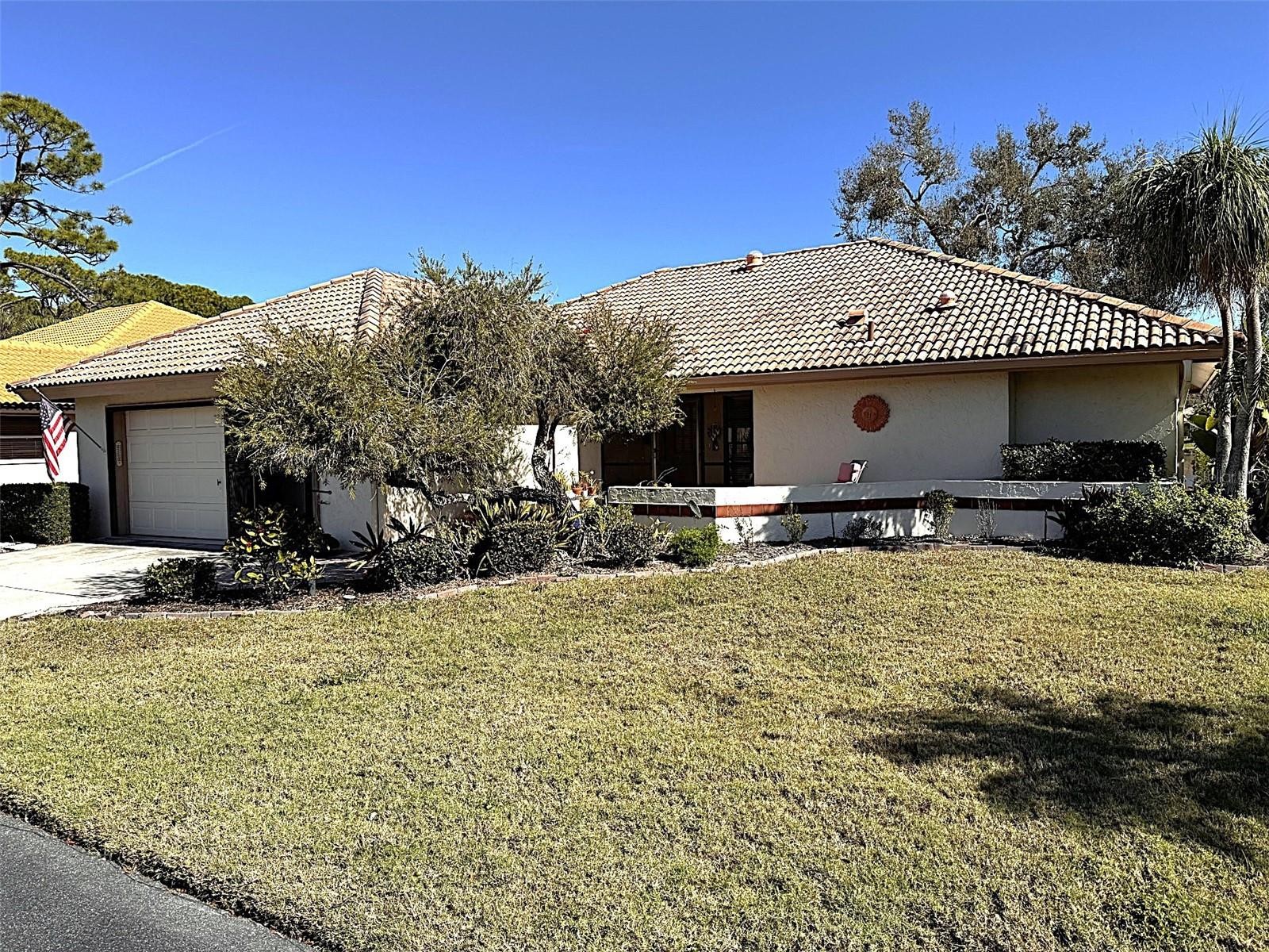 229 LAUREL HOLLOW DR #83