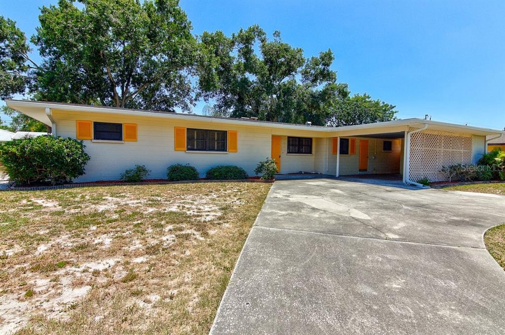 2626 JEFFERSON CIR