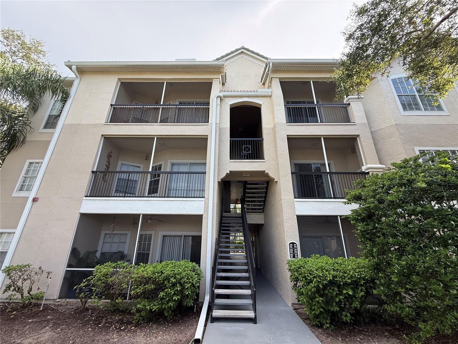 5152 NORTHRIDGE RD #202
