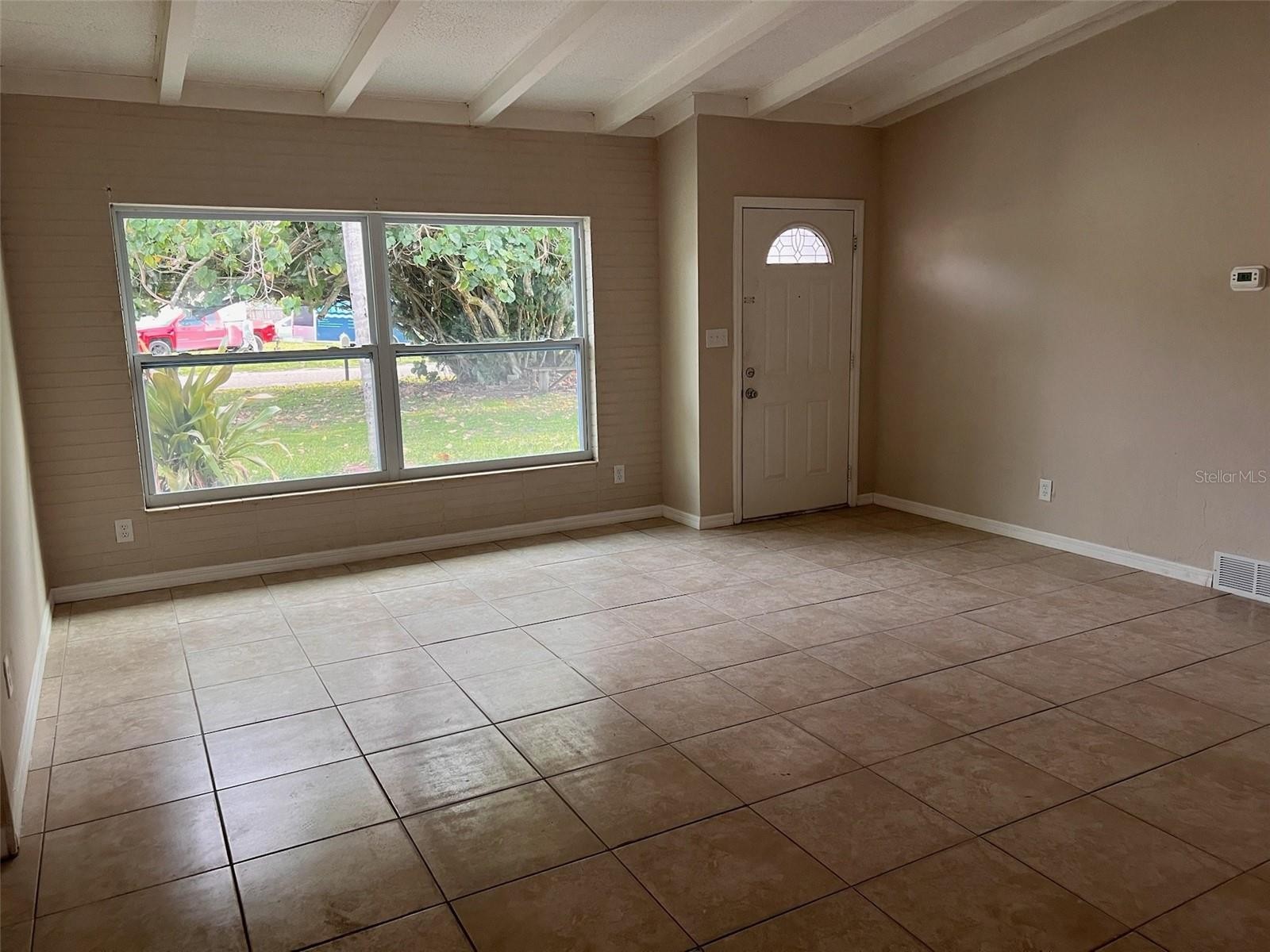 3633 ROXANE BLVD