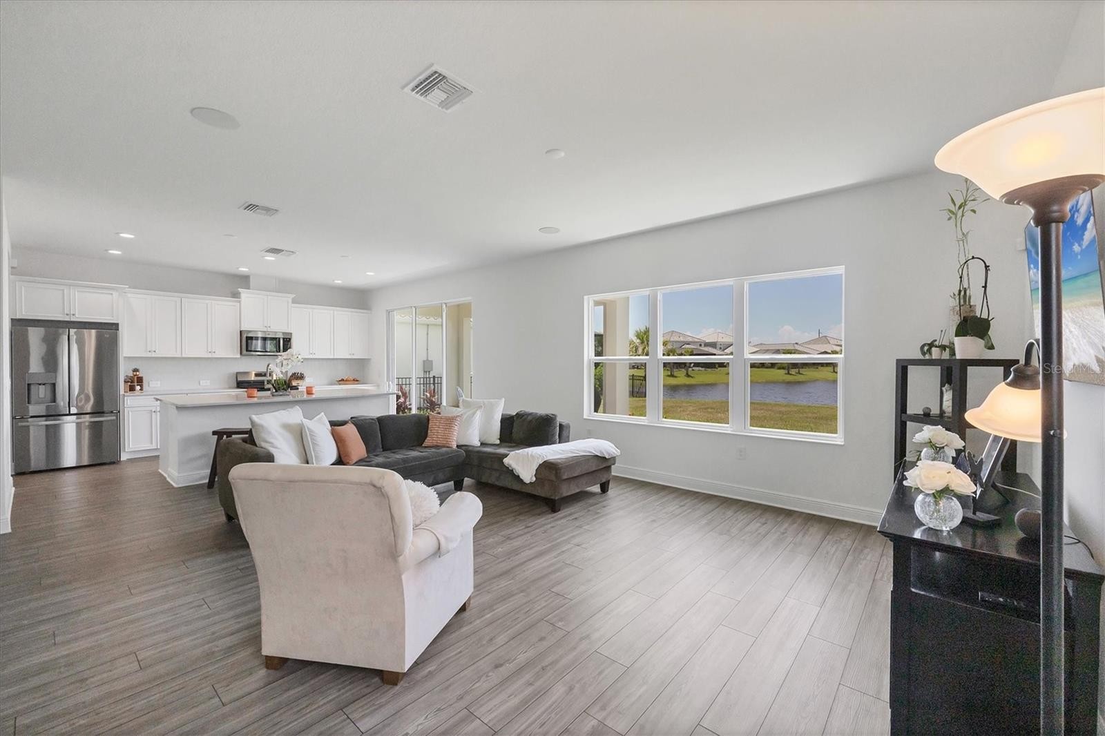 9924 CRYSTAL ISLES CIR