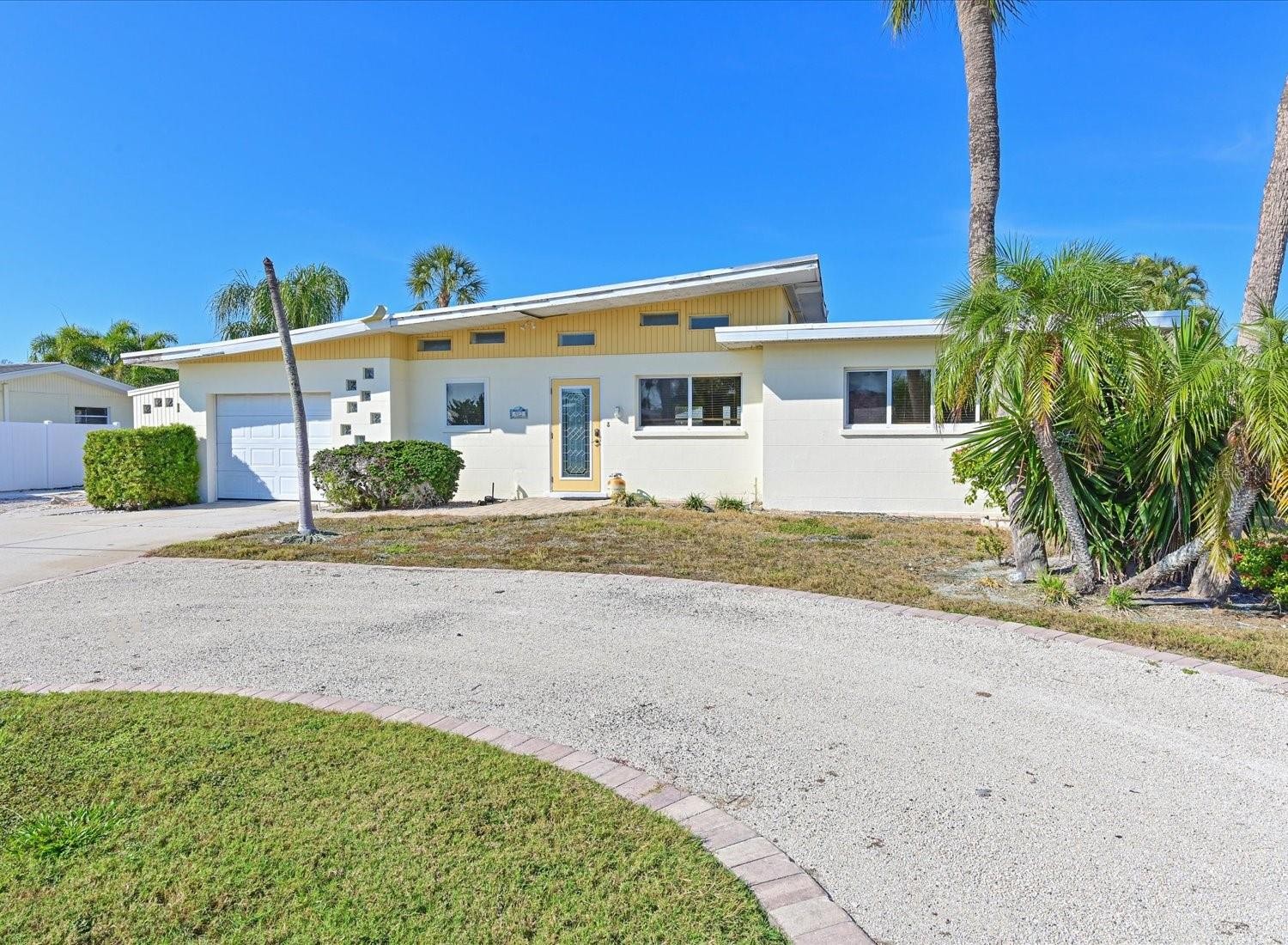 512 KEY ROYALE DR