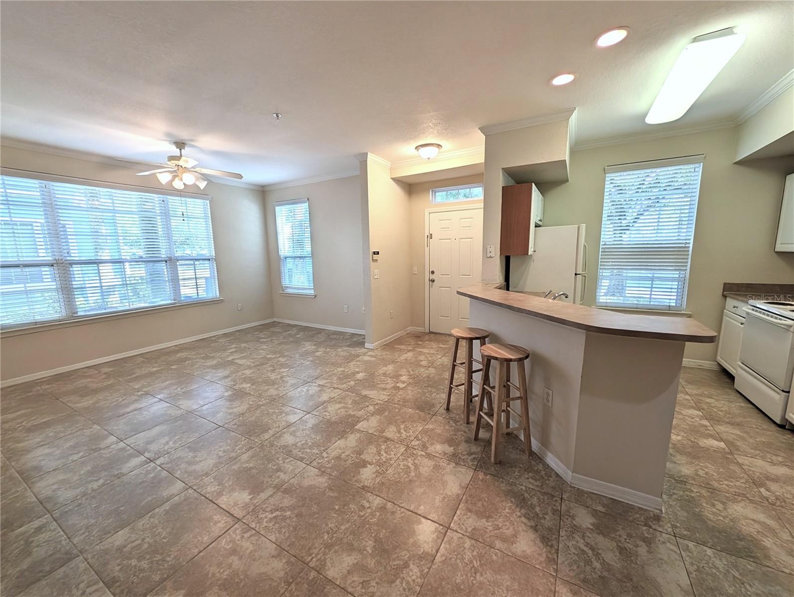 5711 SOLDIER CIR ## 102