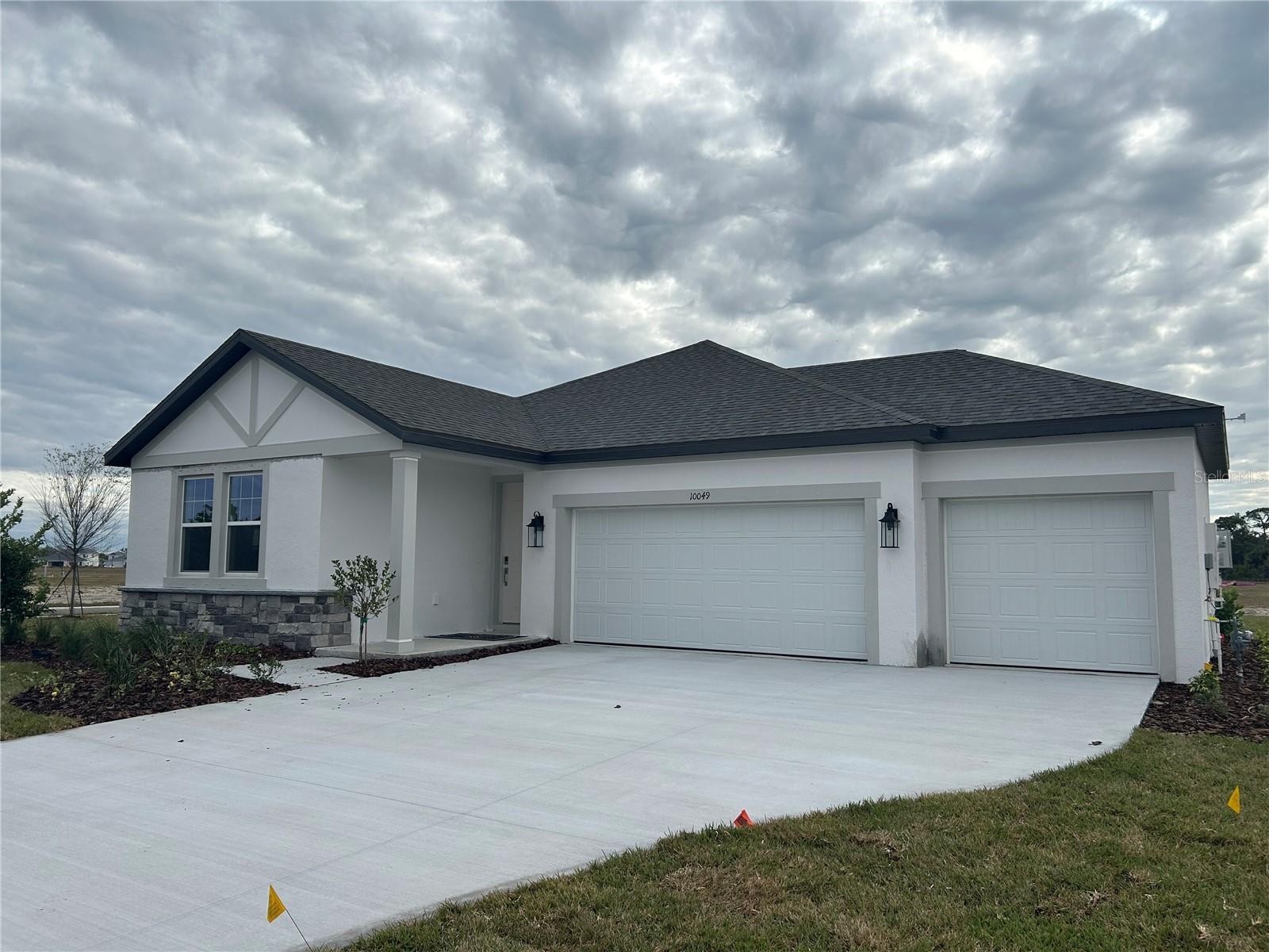 10049 HIDDEN HAMMOCK LOOP