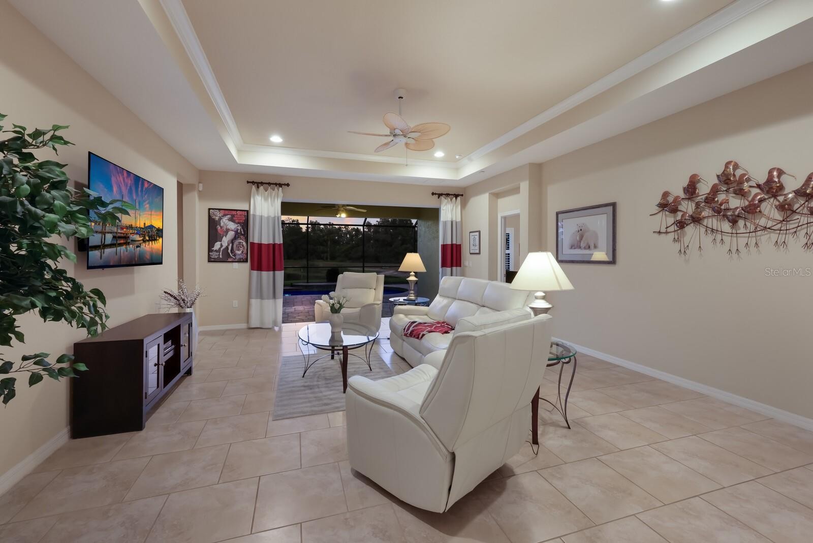 1584 HICKORY VIEW CIR