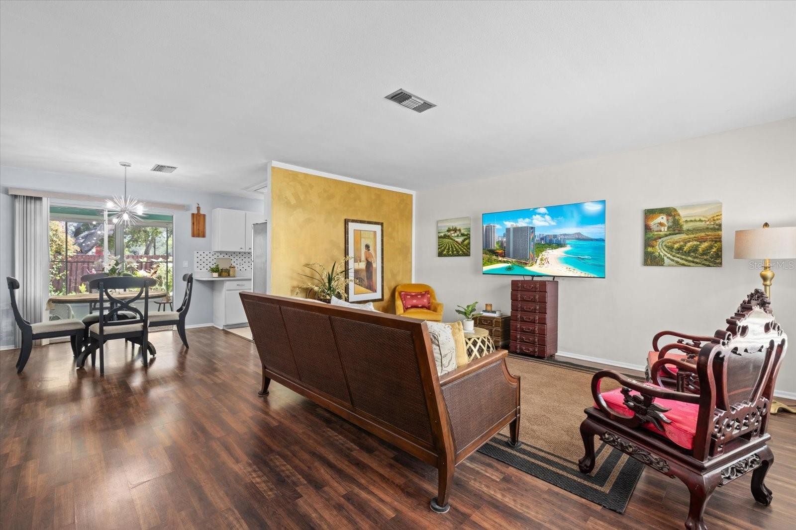 4305 CHINABERRY CIR