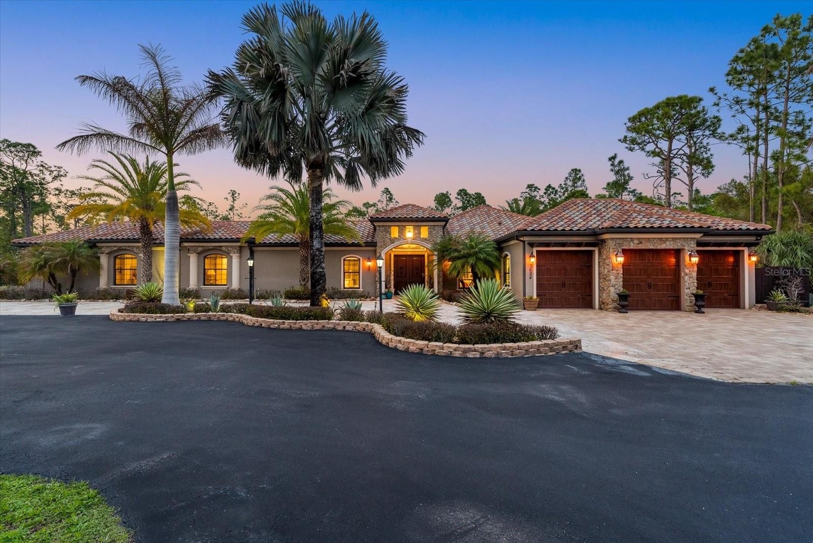 3604 TROPICAIRE BLVD