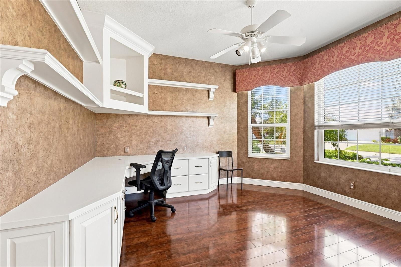 1328 THORNAPPLE DR