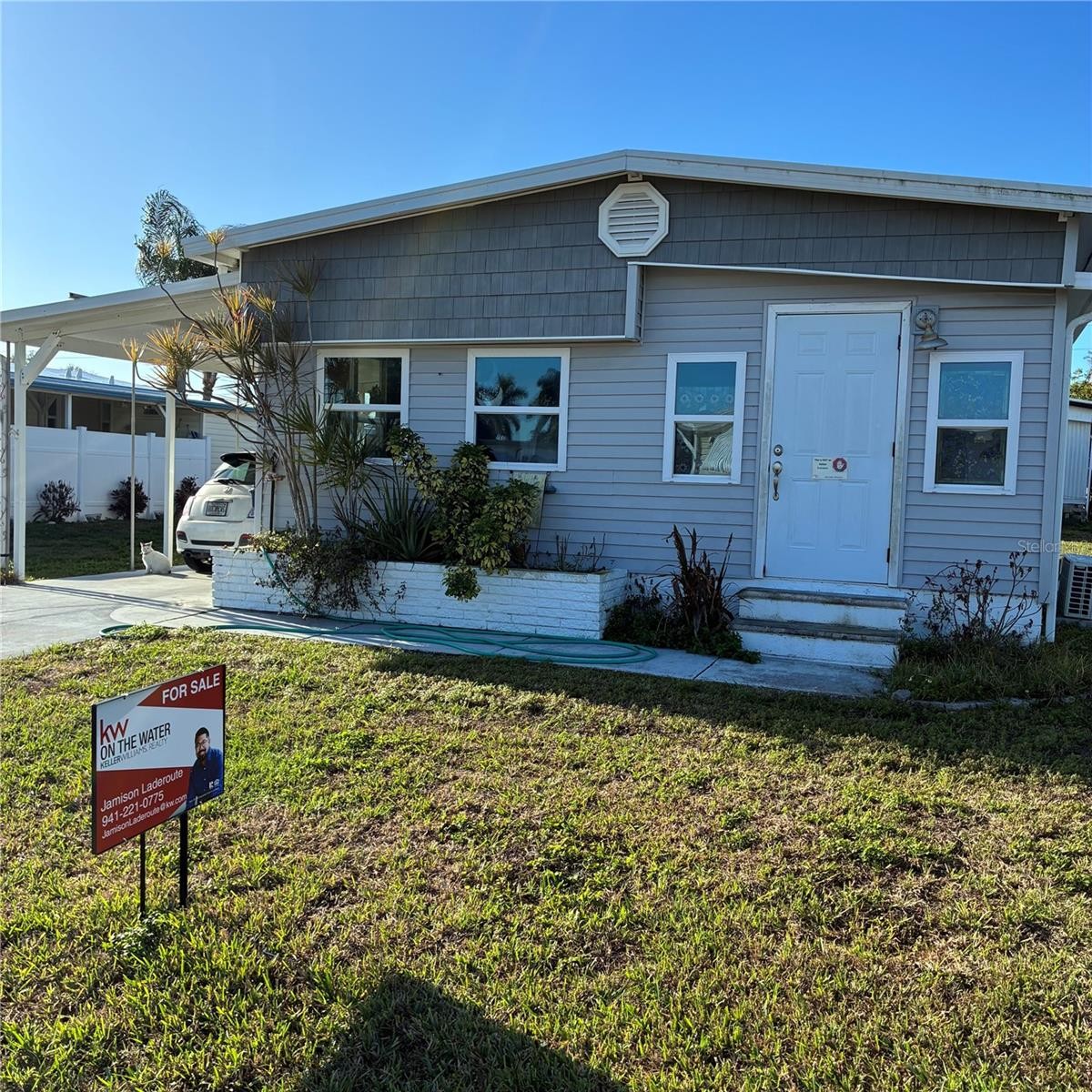 204 52ND AVENUE PLZ E