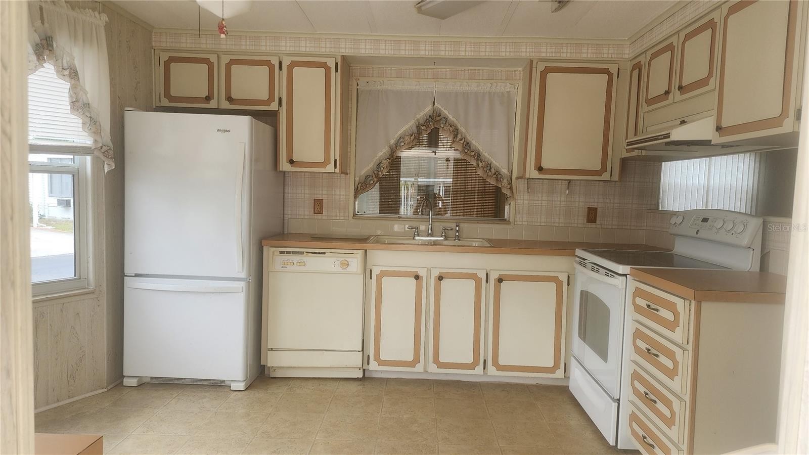 157 N FIJI CIR