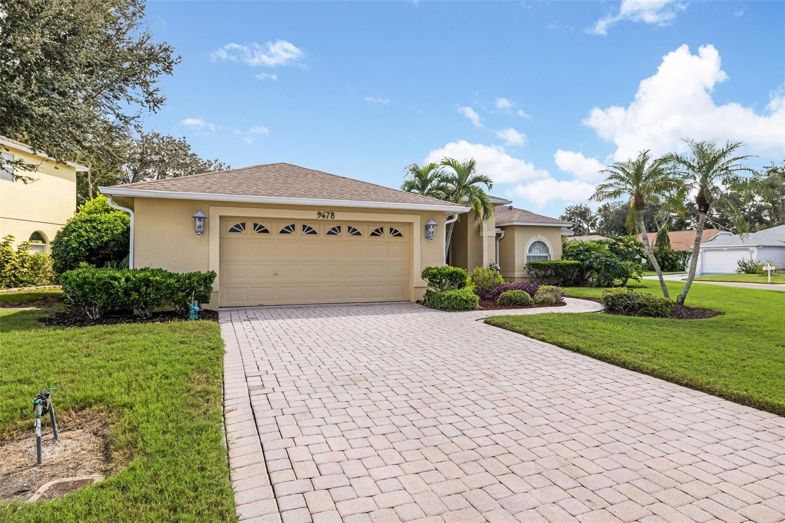 9678 KNIGHTSBRIDGE CIR