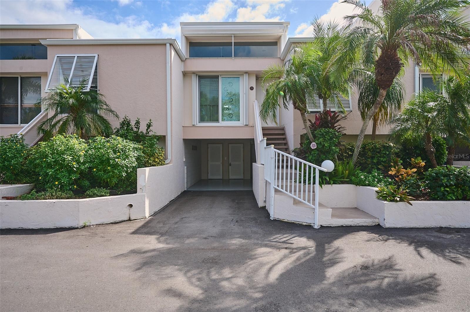 3803 E BAY DR #9