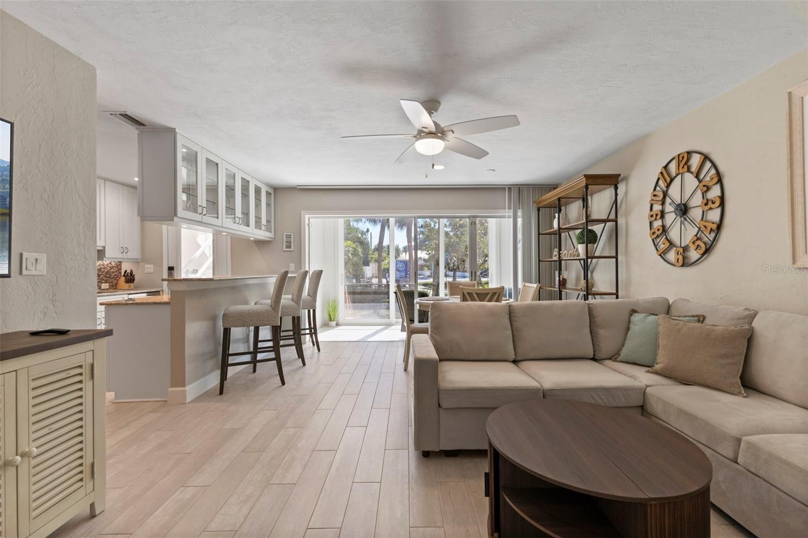 137 AVENIDA MESSINA #1