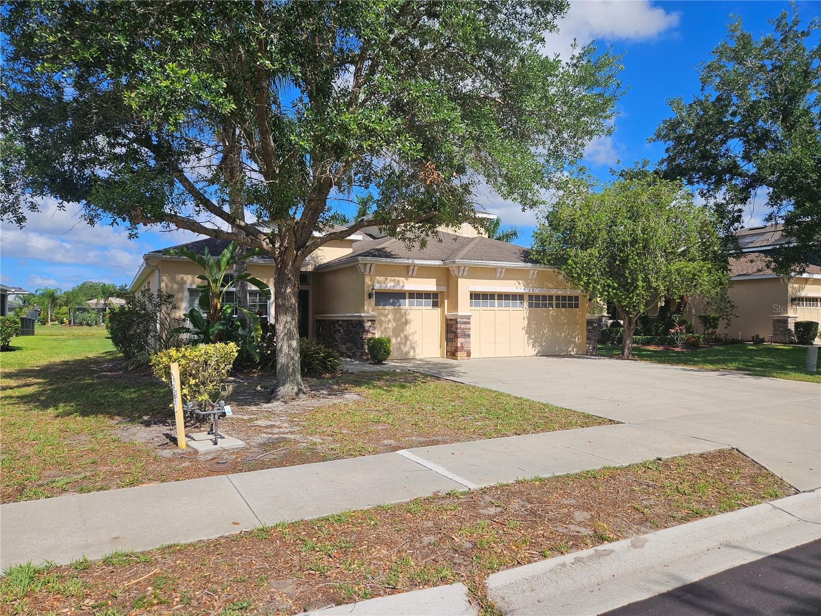 118 PEONY CT
