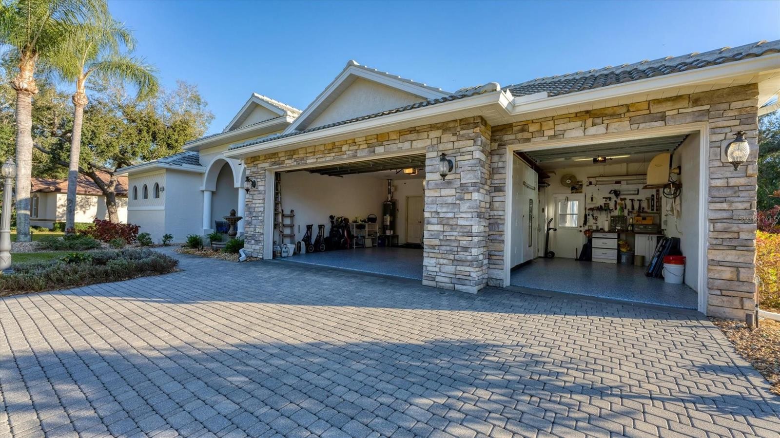 6410 BUTLERS CREST DR