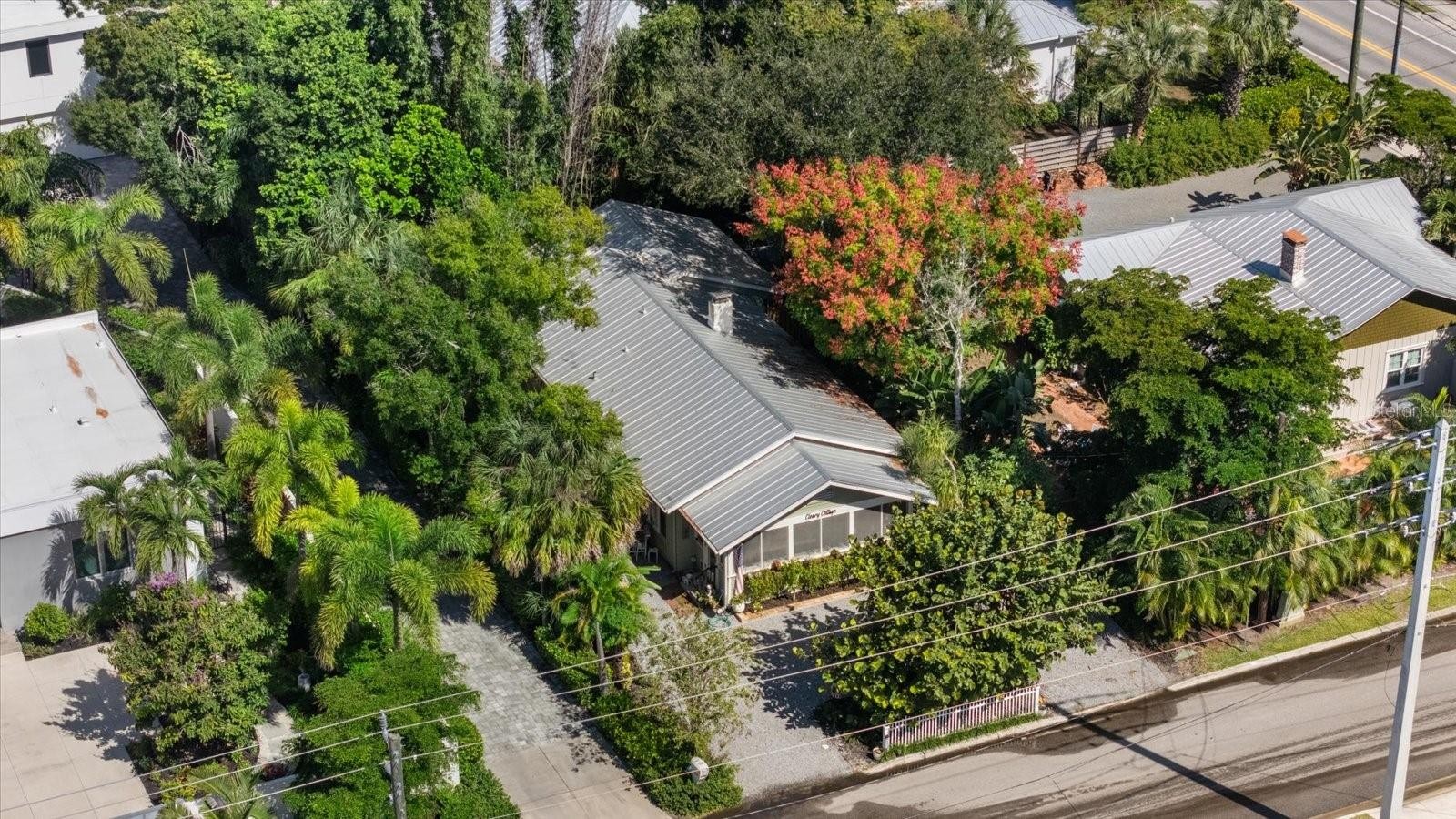 1777 ALTA VISTA ST