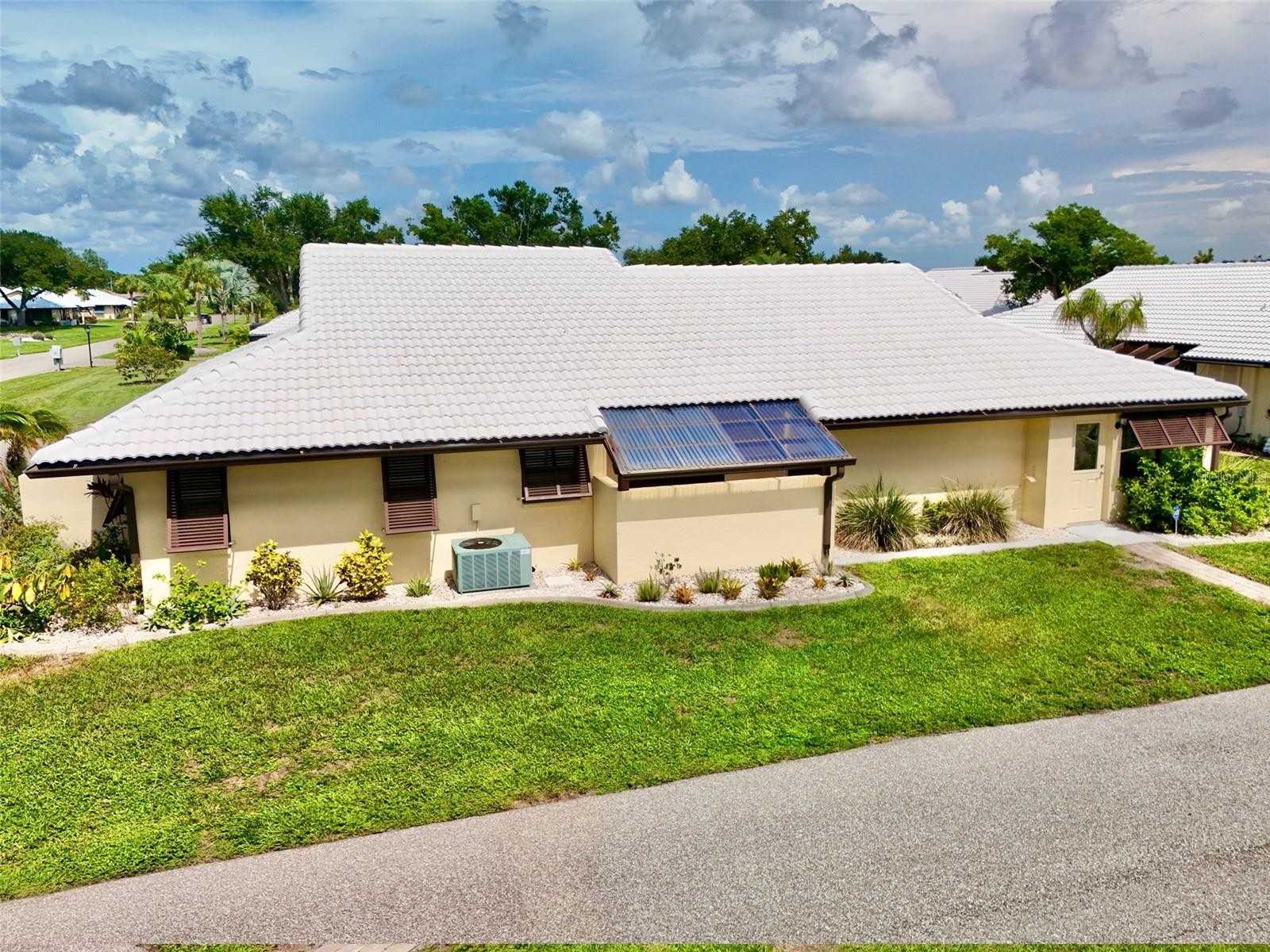 44 SANDSTONE CIR