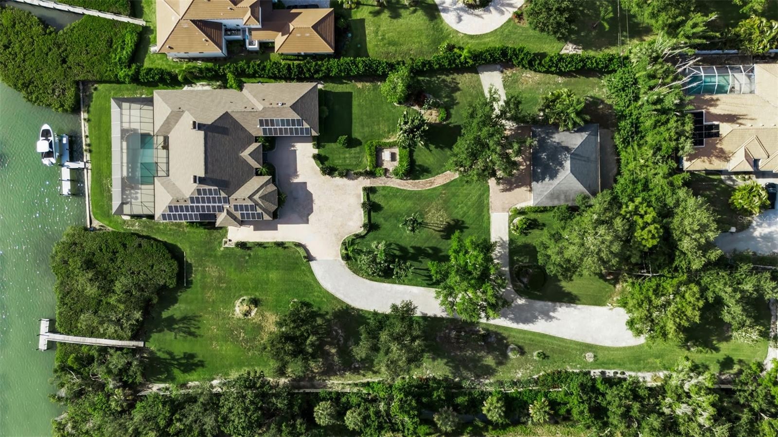 612 LAUREL RD W