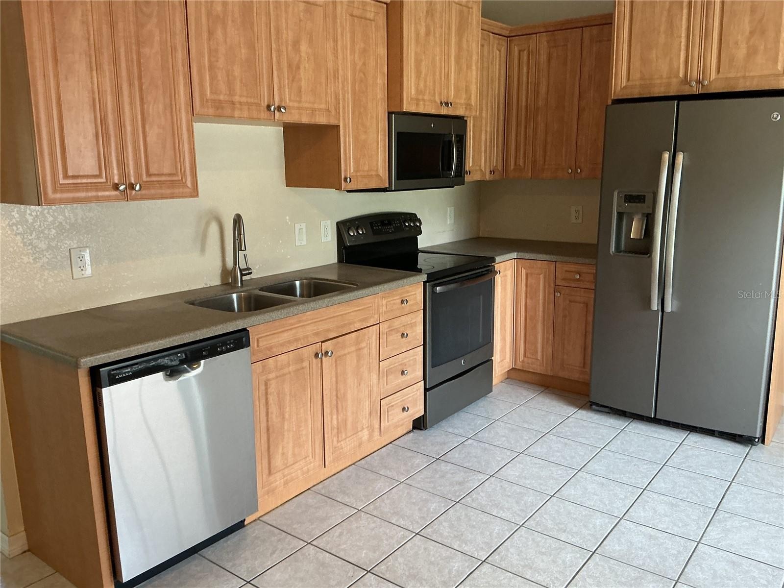 1237 N CRANBERRY BLVD