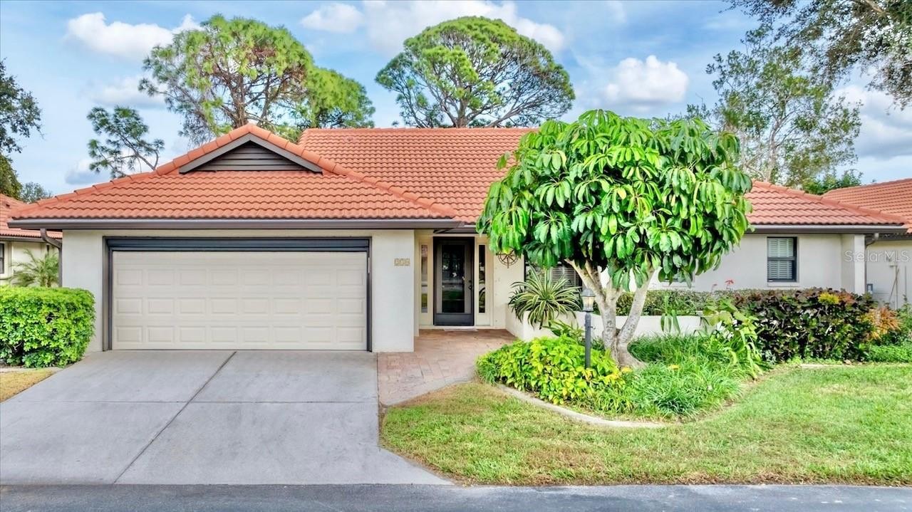 270 LAUREL HOLLOW DR #34