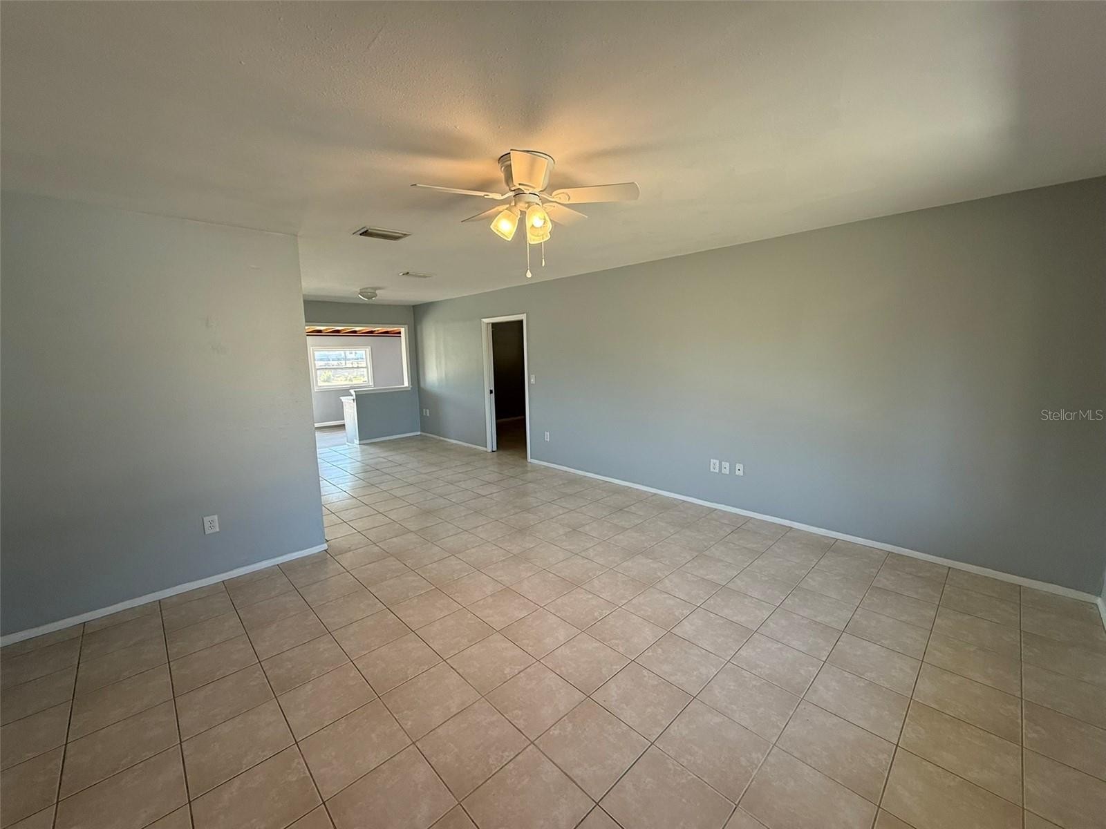 3236 MONTCLAIR CIR