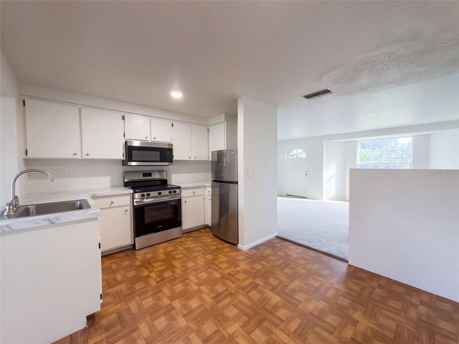 117 66TH AVE W