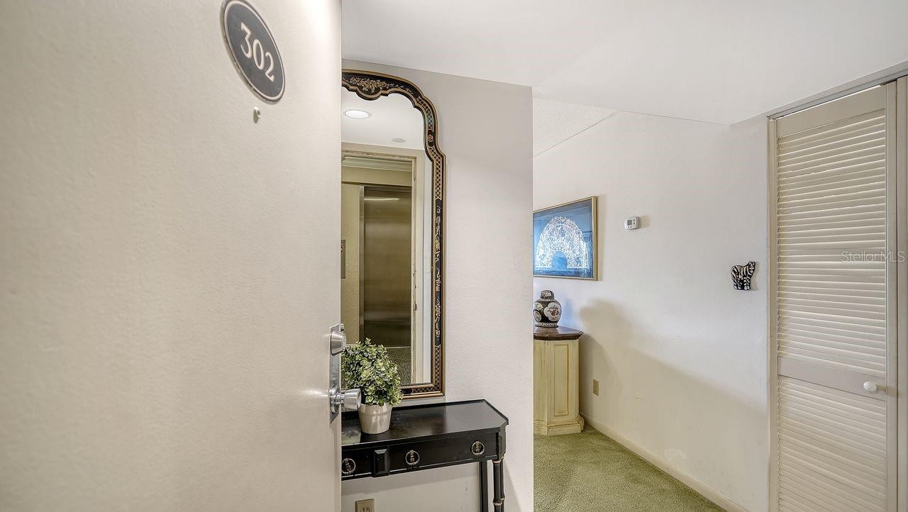 1125 W PEPPERTREE DR #302