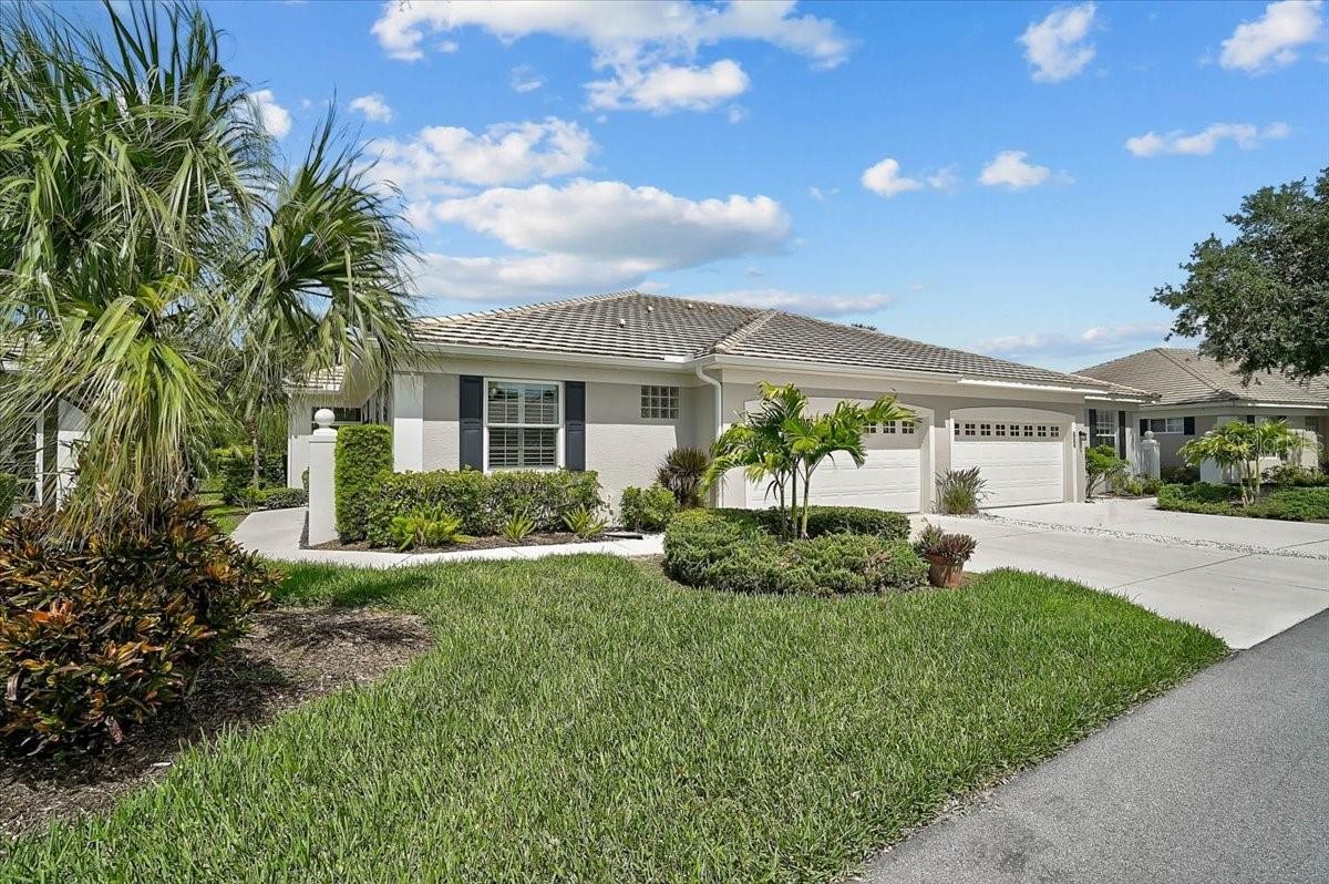 1631 MONARCH DR #1631