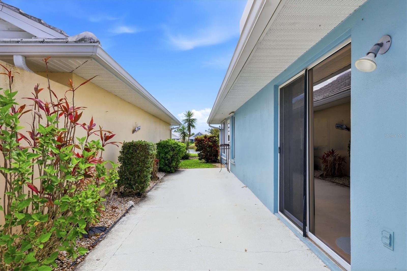 733 HARRINGTON LAKE DR N #25