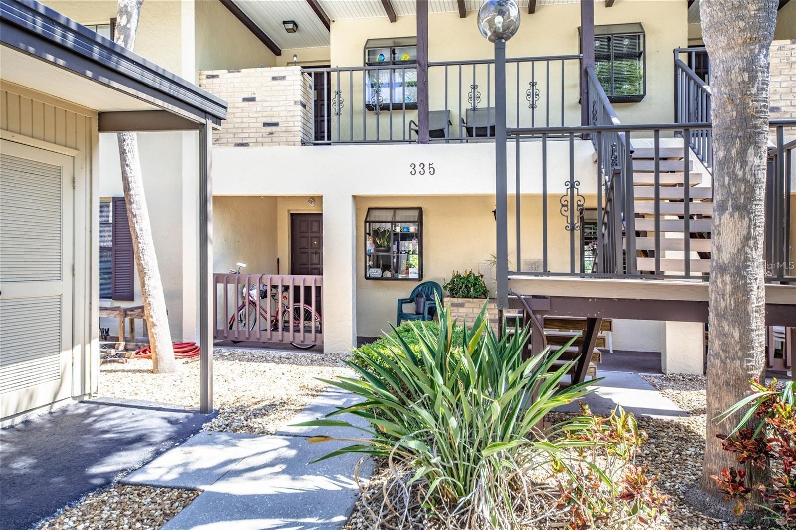 335 THREE LAKES LN #L